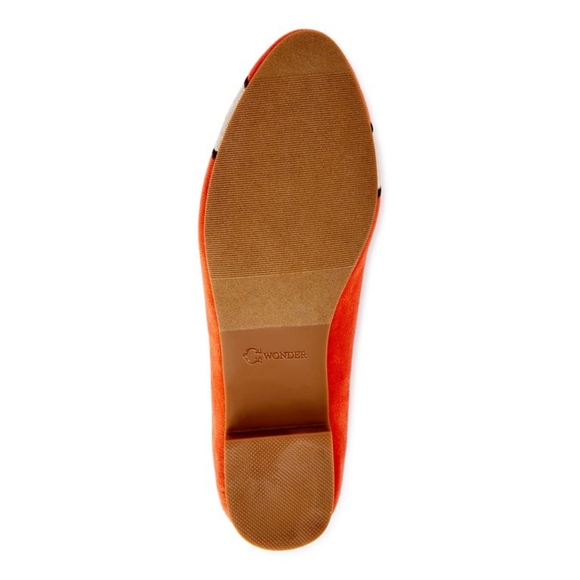 C. Wonder Women's Conversational Smoking Flat - Picture 4 of 6